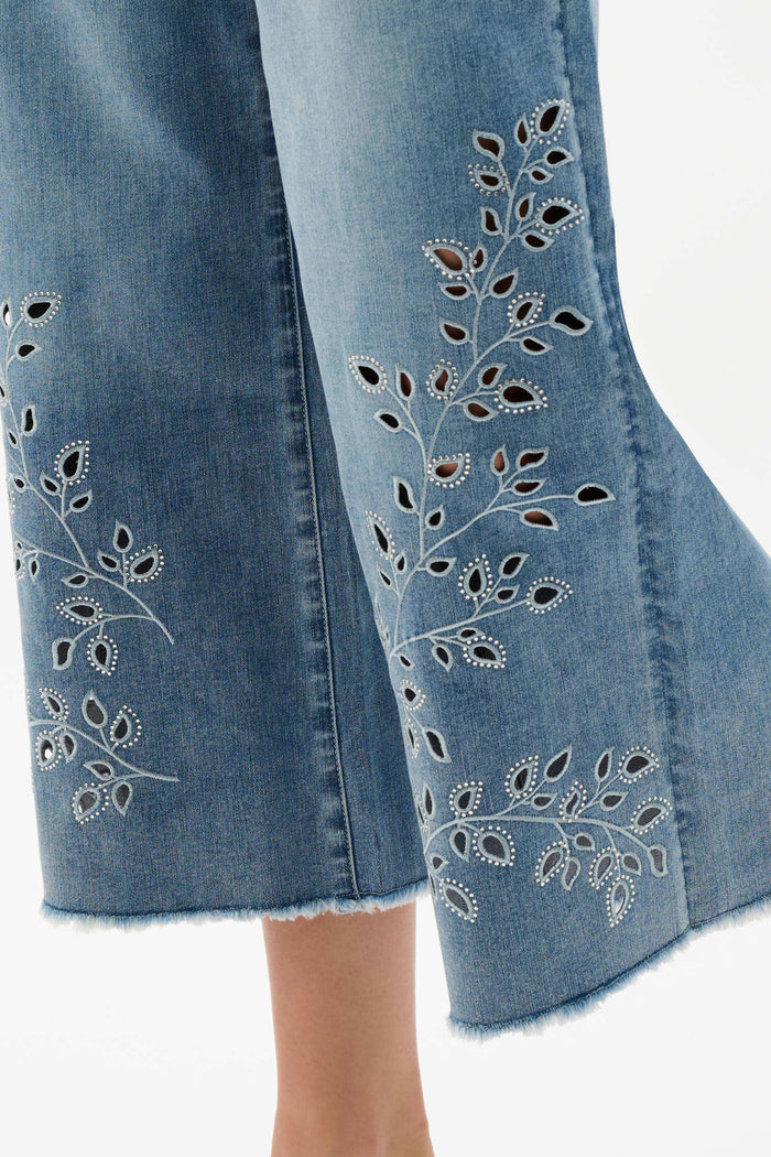 Jean court brodé en denim Repreve® - Joseph Ribkoff