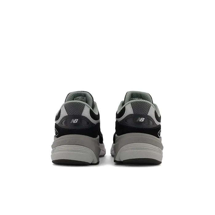 990 v6 GS 'Black White'