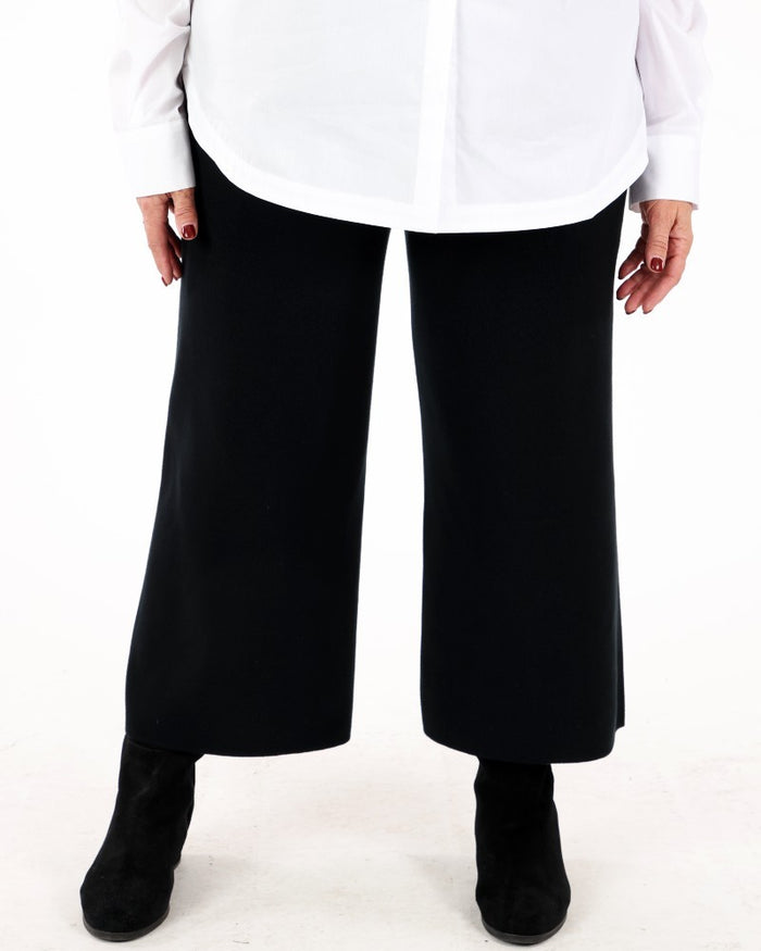 Agape Black Pants - Mat