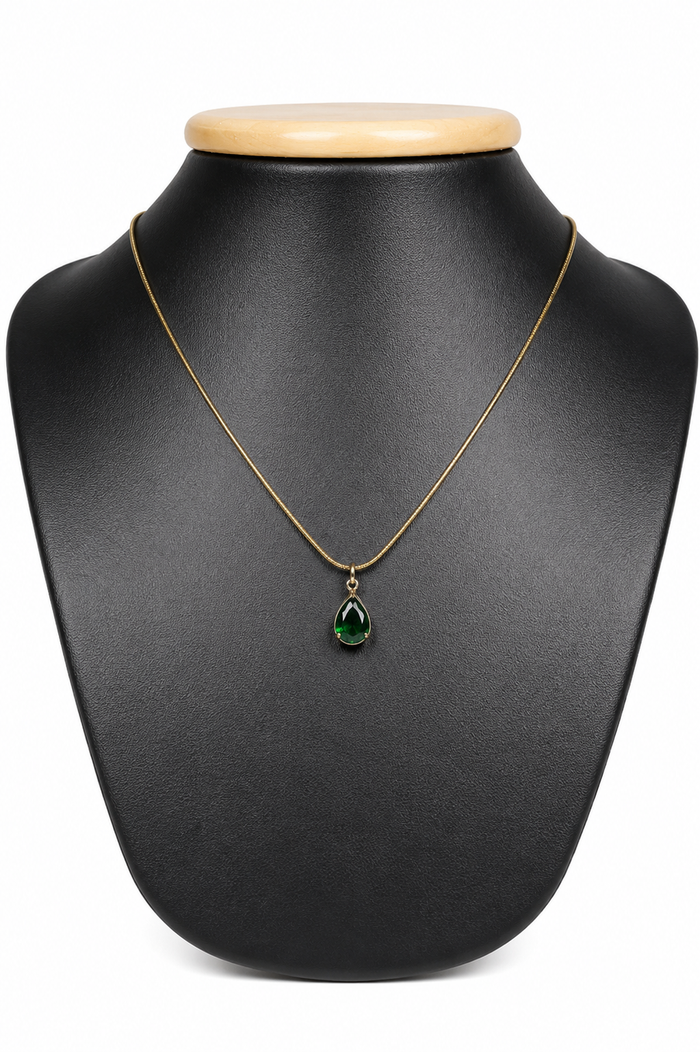 Elegant Teradrop Pendant Necklace