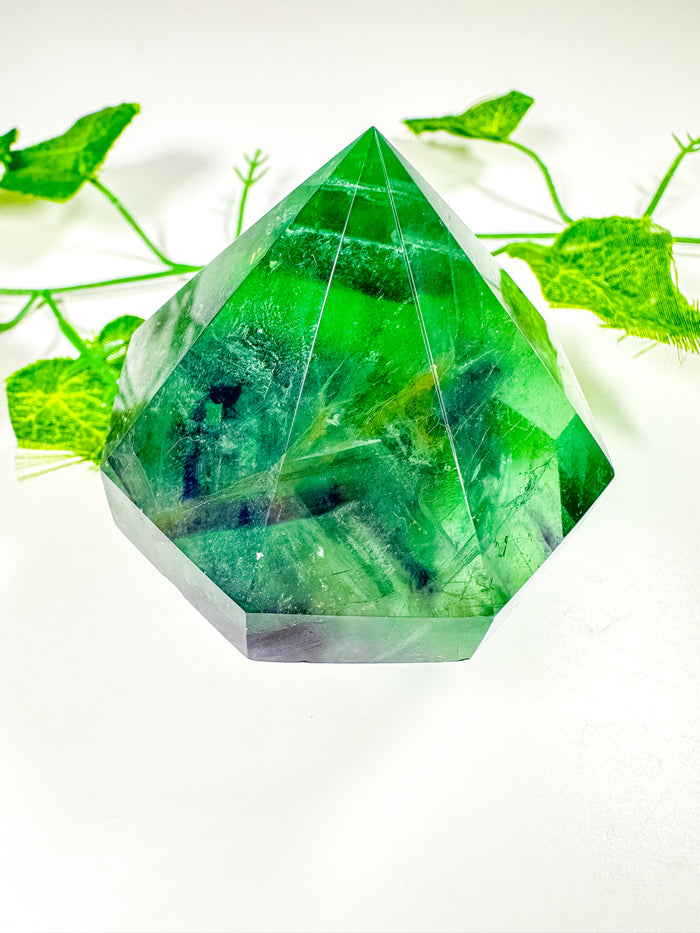 Green Emerald Fluorite Gem Cut Diamond (52G)