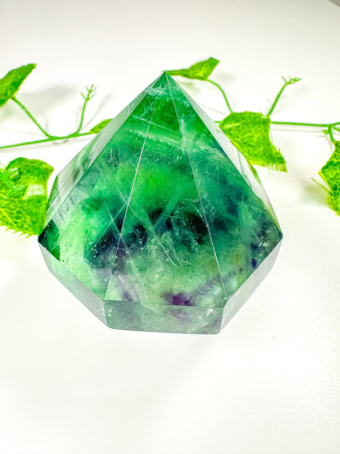 Green Emerald Fluorite Gem Cut Diamond (52G)