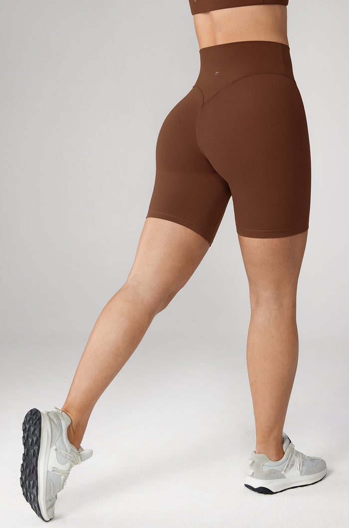 Women's Hugcurve No Front Seam Biker Shorts 6" Mocha Cocoa