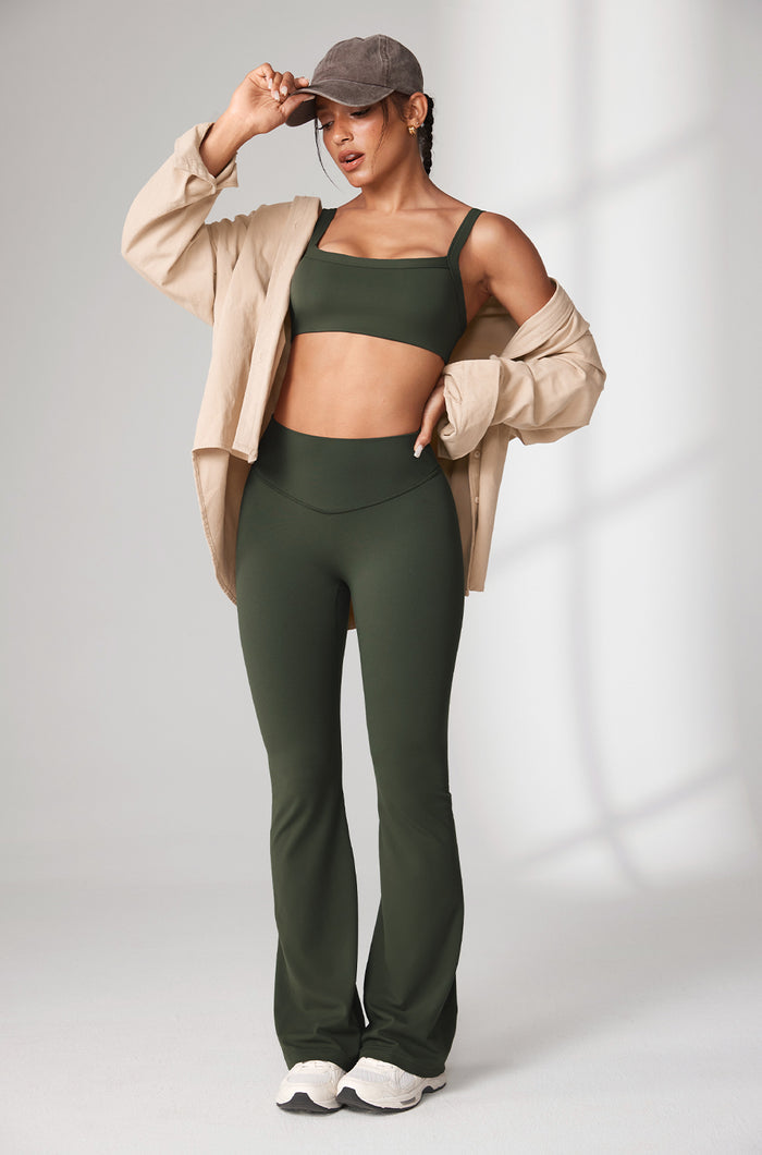 Women's Hugcurve No Front Seam Flare Leggings 31'' Aspen Olive