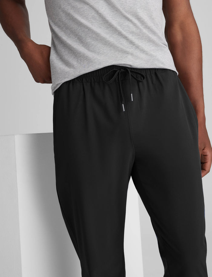 Luxe Traveler Woven Pant::Black