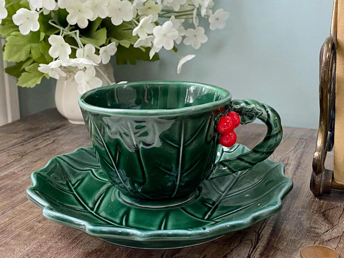 Midcentury Christmas Cup and Saucer Set by Lefton at Duckwells