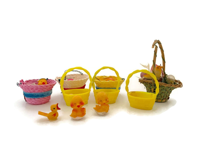 Midcentury Miniature Spring Baskets at Duckwells
