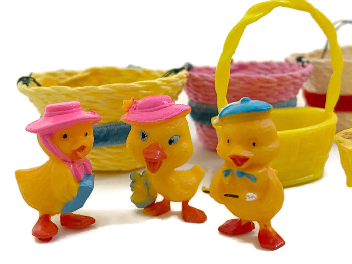 Midcentury Miniature Spring Baskets at Duckwells