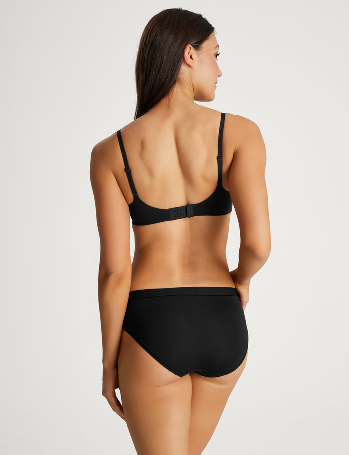 Second Skin Smoothing Wireless T-Shirt Bra & Brief Set::Black