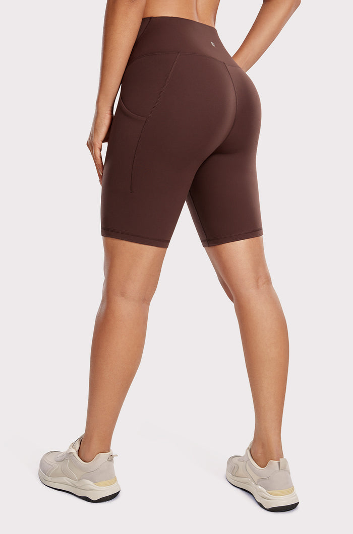 Stretchy Pockets Shorts 8"