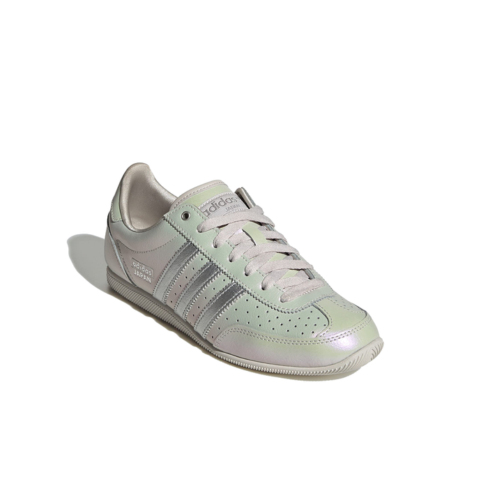W Japan 'Grey One Chalk Pearl'