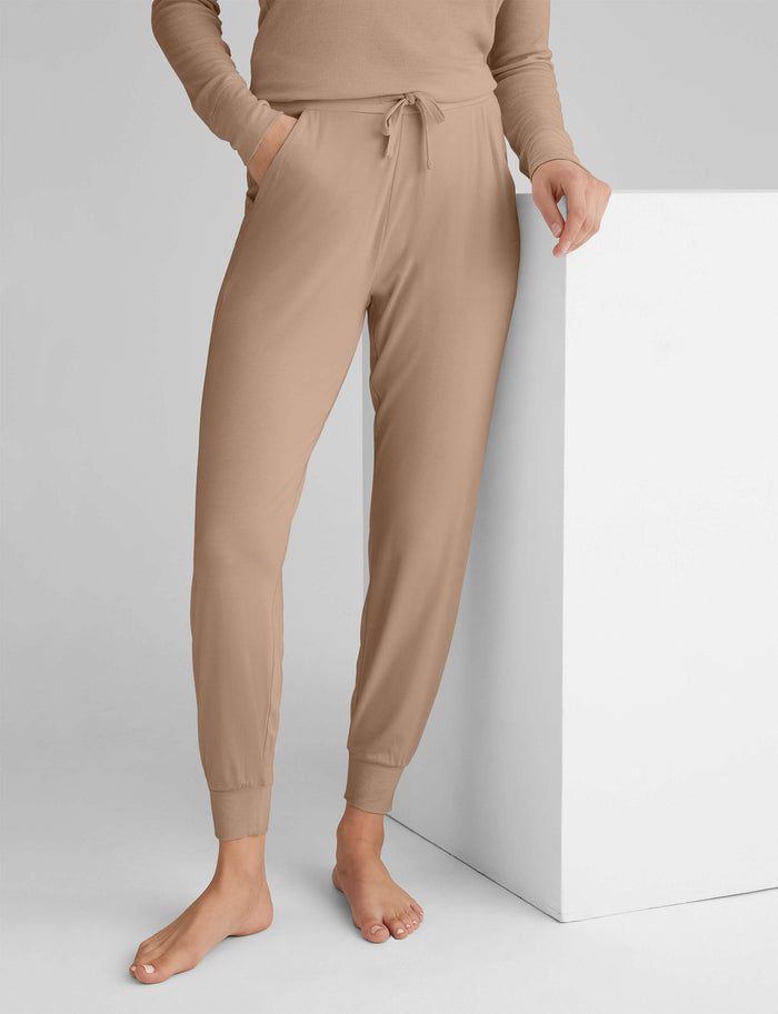 Women's Downtime Jogger::Nougat