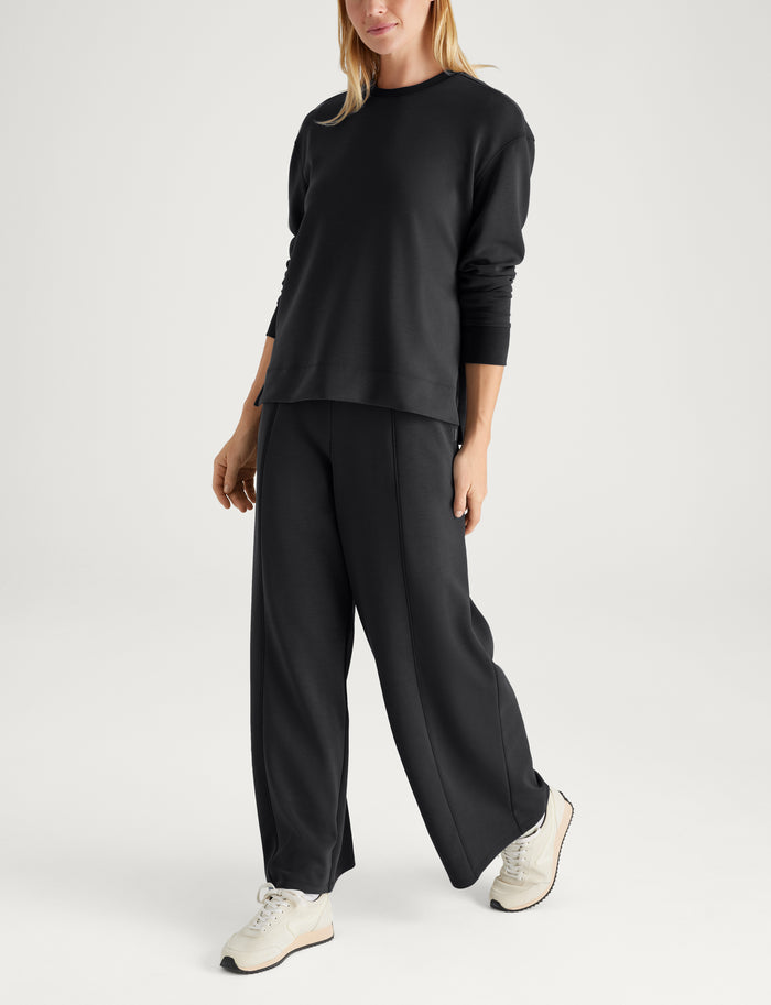 Women's Luxe Traveler Knit Long Sleeve Crew & Pant Set::Black