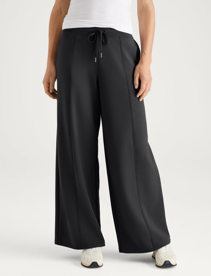 Women's Luxe Traveler Knit Pant::Black