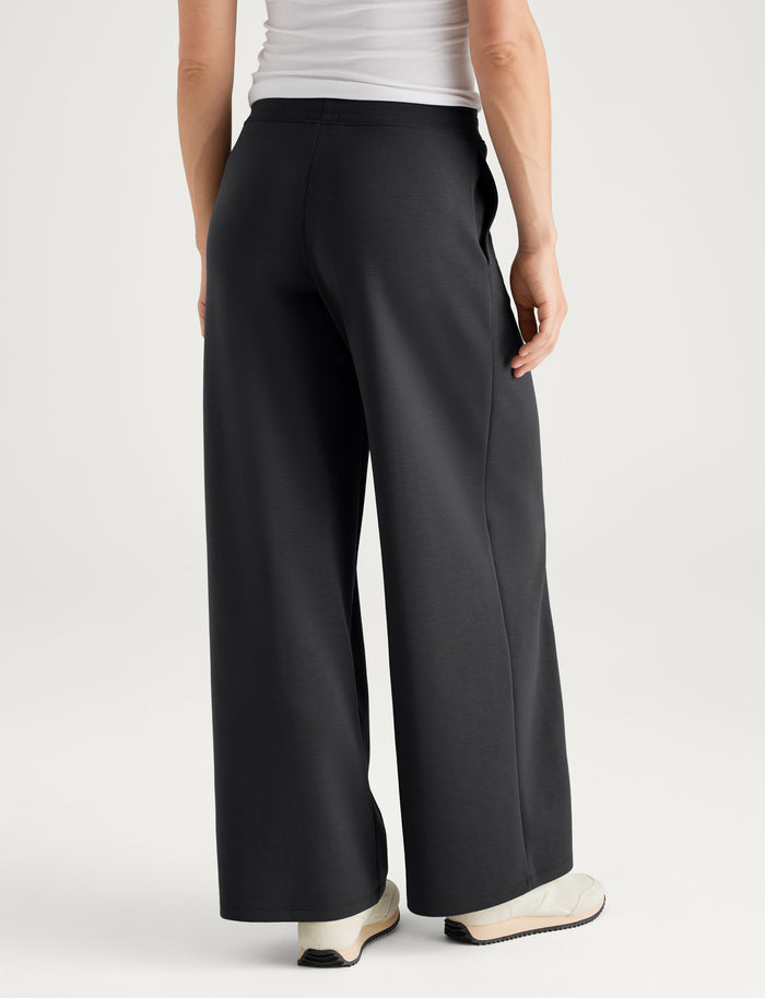 Women's Luxe Traveler Knit Pant::Black