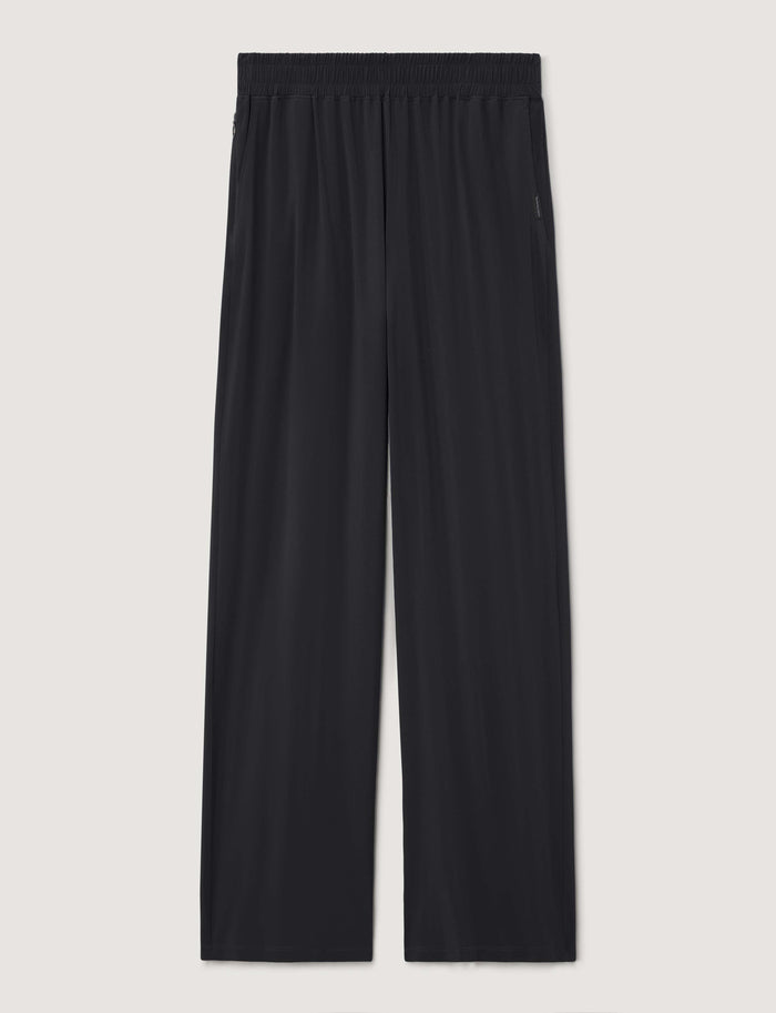 Women's Luxe Traveler Woven Pant::Black::Swatch