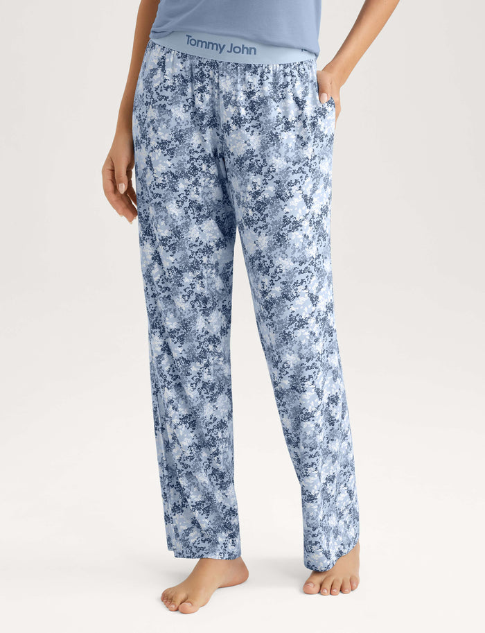 Skyway Scattered Floral / XS (0-2) / Short (29.5)